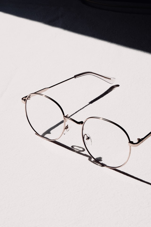 metal framed eye glasses
